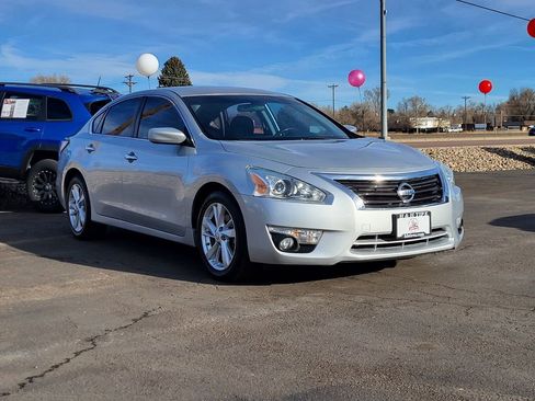 Used 2015 Nissan Altima 2.5 SV image 11