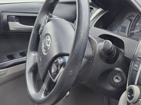 Used 2014 Toyota Camry LE image 16