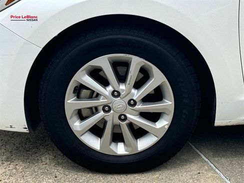 Used 2021 Hyundai Accent SEL w/ Cargo Package FWD image 4