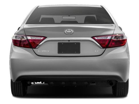 Used 2017 Toyota Camry SE FWD image 5