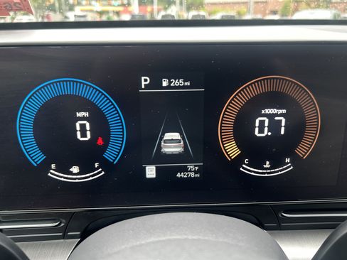 Certified 2025 Hyundai Kona SEL AWD/4WD image 22