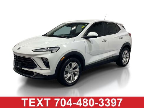 Used 2024 Buick Encore GX Preferred FWD image 1