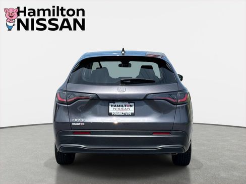 Used 2023 Honda HR-V LX image 3