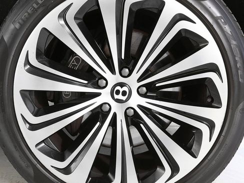 Used 2023 Bentley Bentayga Extended Wheelbase image 6