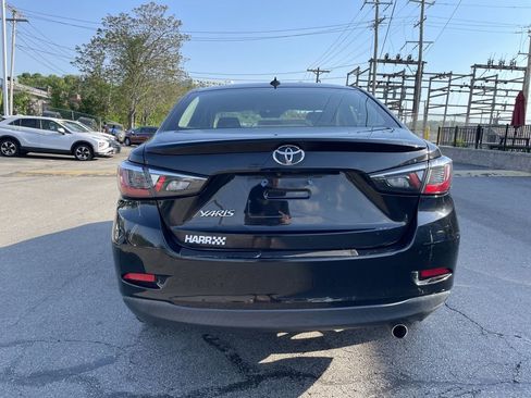 Used 2019 Toyota Yaris LE FWD image 4