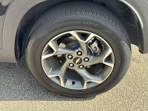 Used 2025 Chevrolet Trax LT w/ LT Convenience Package image 19