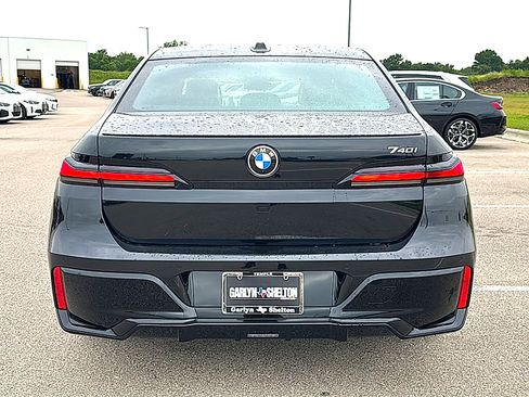 New 2026 BMW 740i RWD image 7