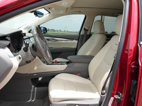 Used 2021 Cadillac XT5 Premium Luxury FWD image 11