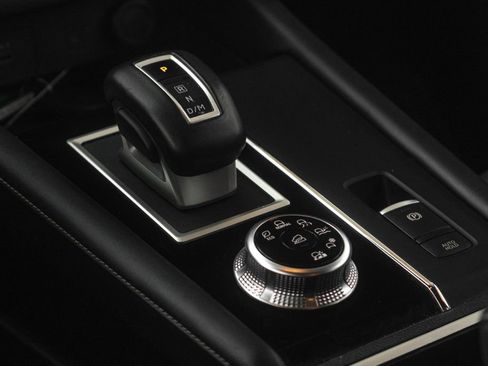 Used 2024 Mitsubishi Outlander SE Black Edition image 34