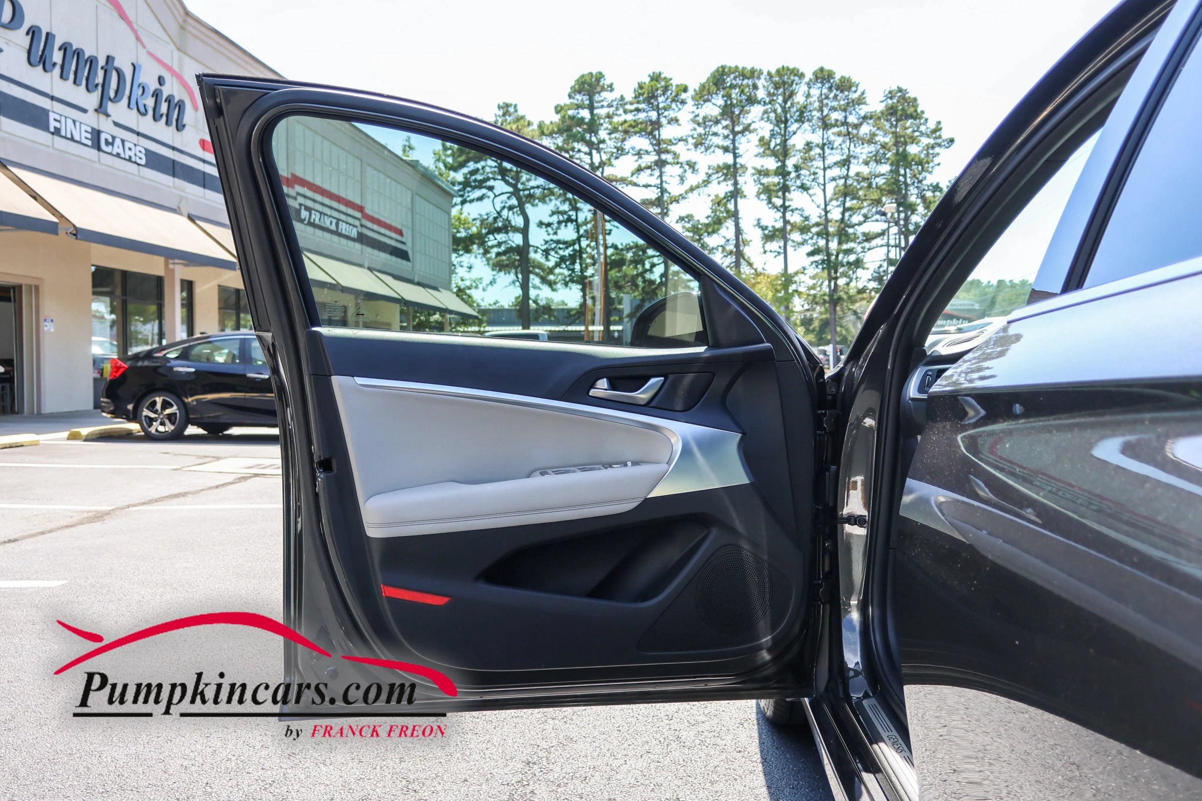 Used 2023 Genesis G70 2.0T RWD image 15