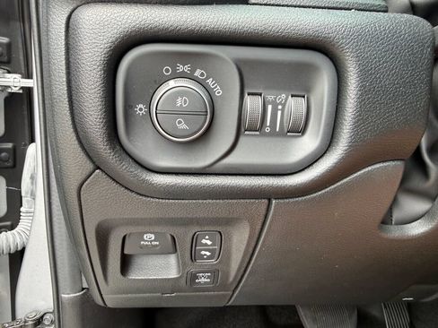 Used 2022 RAM 1500 Laramie RWD image 31