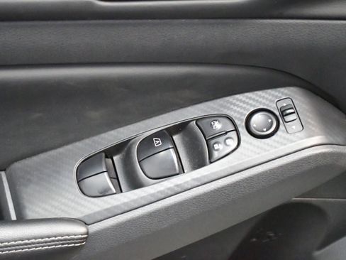 Used 2025 Nissan Altima 2.5 SV FWD image 15
