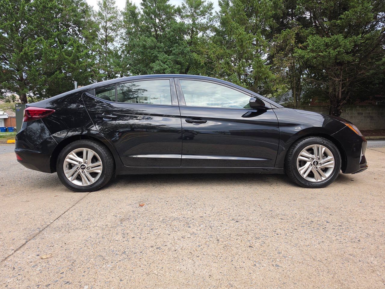 Used 2020 Hyundai Elantra SEL FWD image 2