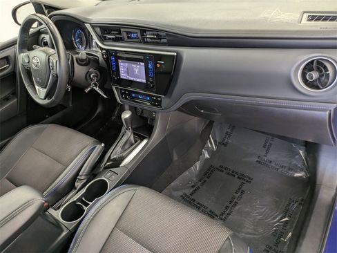 Used 2017 Toyota Corolla SE image 30