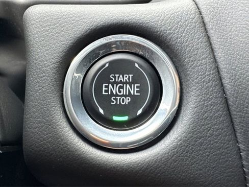 Used 2023 GMC Yukon XL AT4 image 36