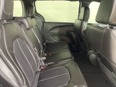 New 2026 Chrysler Pacifica Select FWD image 16
