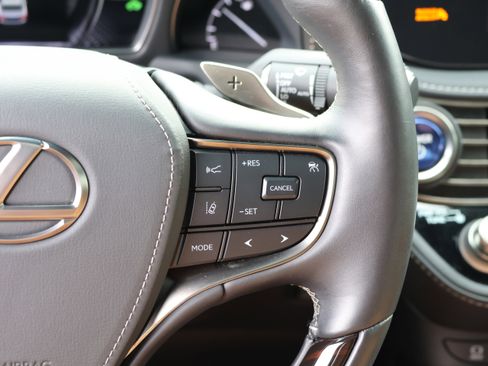 Used 2021 Lexus LS 500h image 21