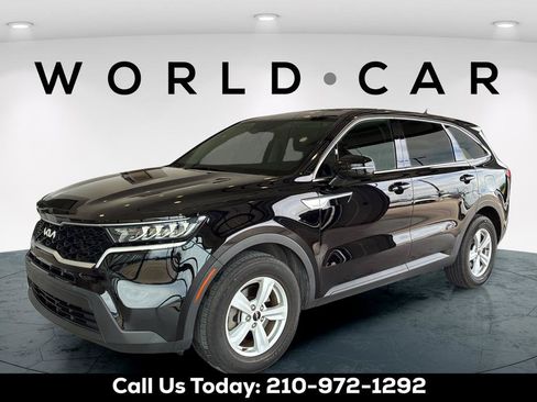 Used 2022 Kia Sorento LX FWD image 11