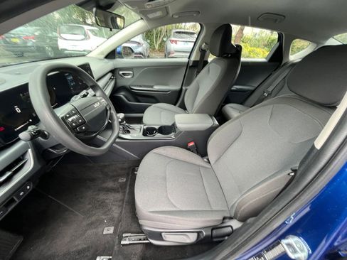 Used 2025 Kia K4 LXS image 25