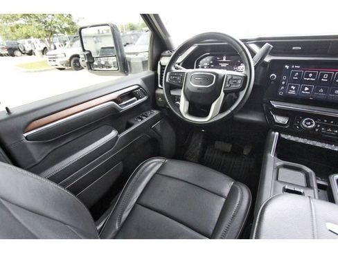 Used 2024 GMC Sierra 3500 Denali w/ Denali Reserve Package AWD/4WD image 7