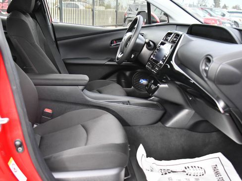 Used 2021 Toyota Prius LE image 39