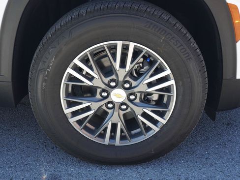 New 2026 Chevrolet Traverse LT image 13