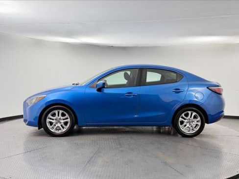 Used 2018 Toyota Yaris iA FWD image 3