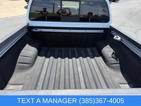 Used 2022 Nissan Frontier PRO-4X AWD/4WD image 12