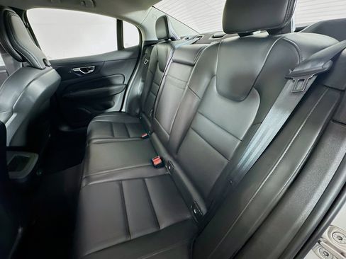 Used 2024 Volvo S60 B5 Core image 28