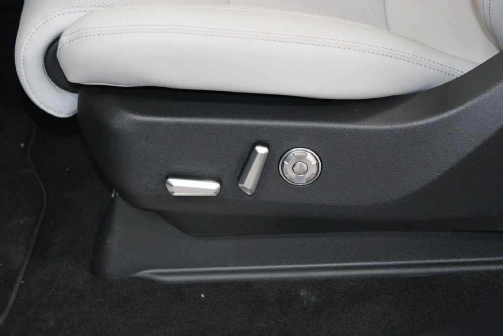 New 2026 Lincoln Navigator Reserve AWD/4WD image 23