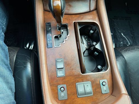 Used 2011 Lexus LS 460 w/ Touring Edition RWD image 19