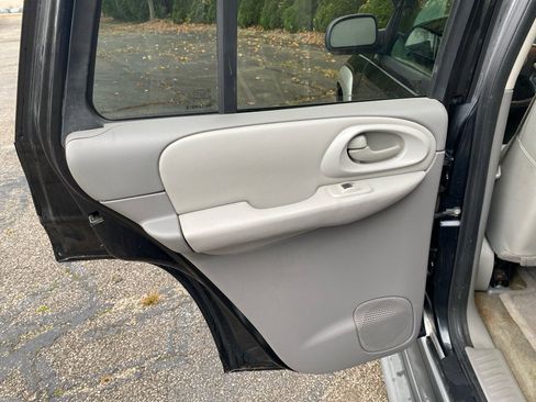 Used 2008 Chevrolet TrailBlazer LT w/ Sun And 6-Disc Cd Package image 19