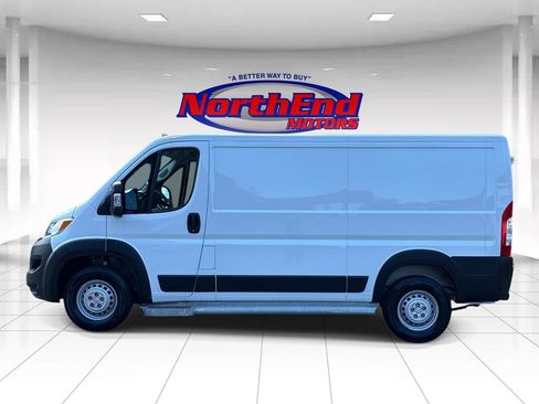 Used 2025 RAM ProMaster 2500 w/ U-Haul Equipment Group FWD image 4