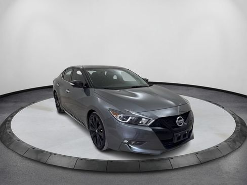 Used 2018 Nissan Maxima SR w/ Midnight Edition FWD image 3