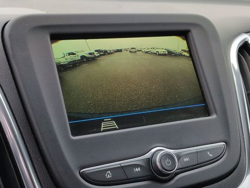 Used 2019 Chevrolet Equinox LT w/ Driver Convenience Package image 34