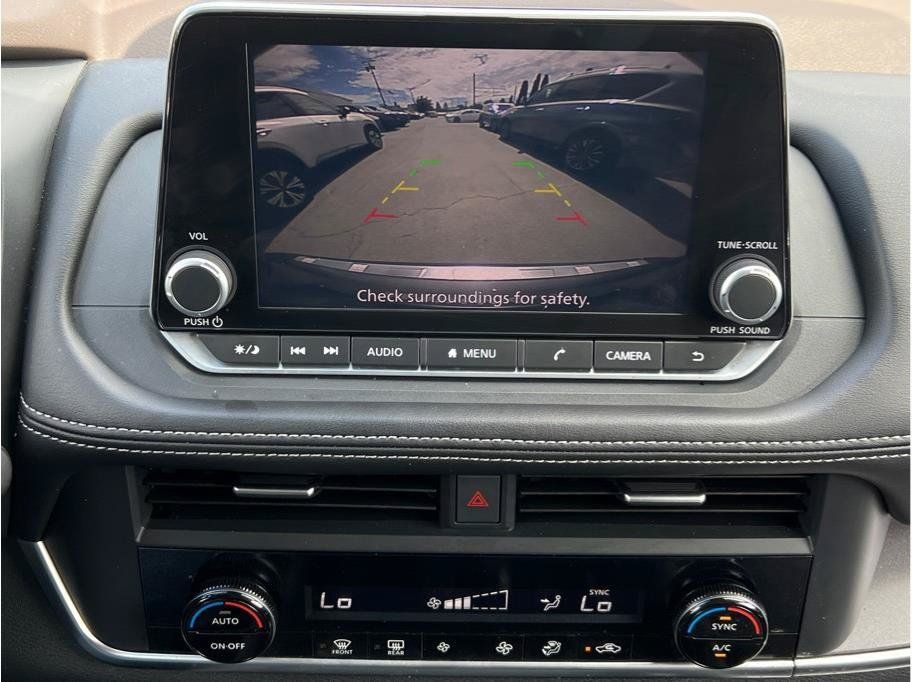 Used 2023 Nissan Rogue SV FWD image 15