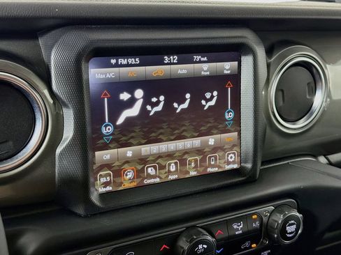 Used 2023 Jeep Wrangler Unlimited Sahara AWD/4WD image 16