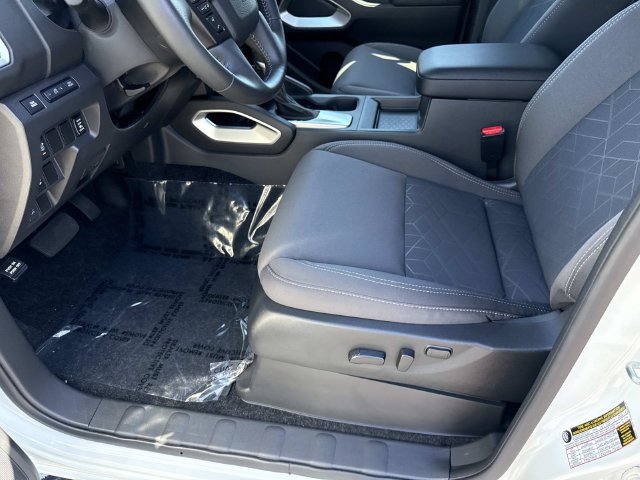 Used 2025 Nissan Frontier SV w/ SV Convenience Package RWD image 19