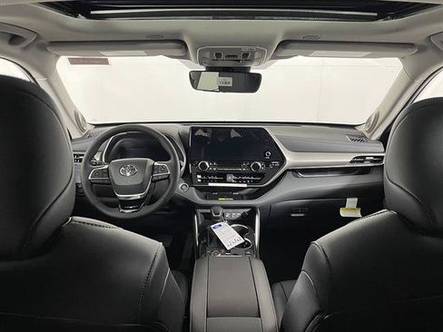 New 2026 Toyota Highlander Limited AWD/4WD image 12