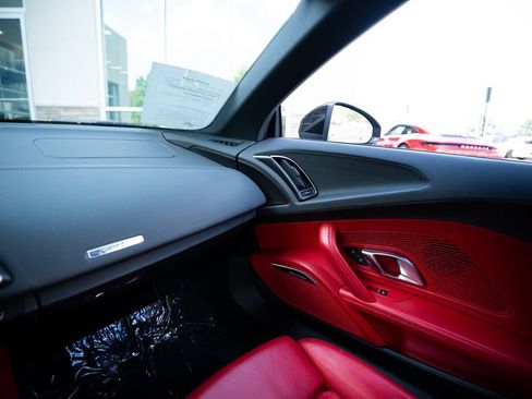 Used 2018 Audi R8 V10 AWD/4WD image 38
