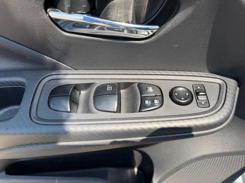 Used 2024 Nissan Versa SV FWD image 15