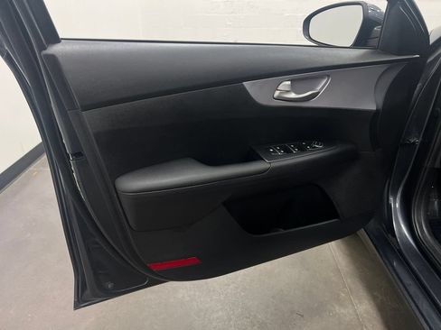 Used 2024 Kia Forte LXS FWD image 12