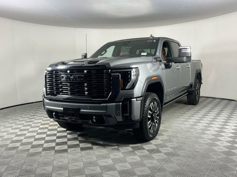 Used 2024 GMC Sierra 2500 Denali Ultimate image 3