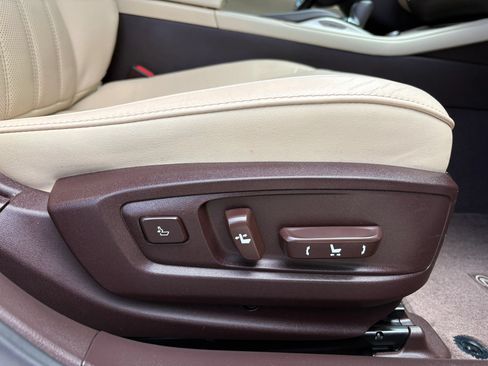 Used 2018 Lexus ES 350 w/ Luxury Package w/Wood Trim FWD image 18