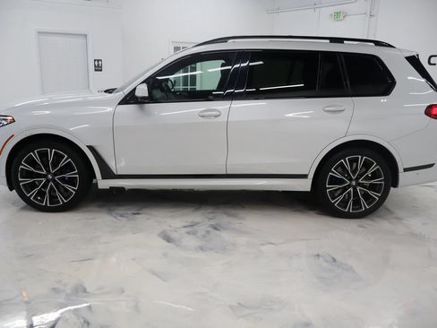 Used 2020 BMW X7 M50i AWD/4WD image 5