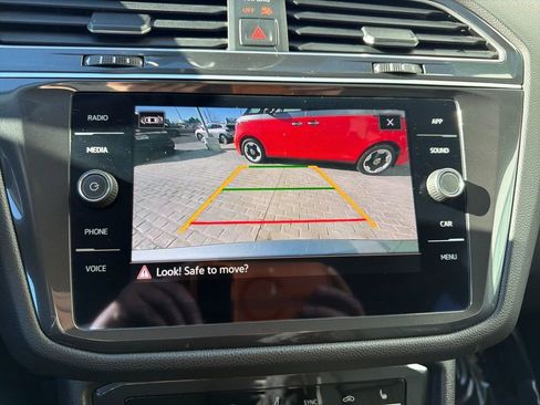 Certified 2023 Volkswagen Tiguan SE image 22