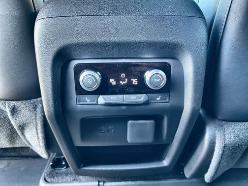 New 2026 GMC Acadia Elevation w/ Elevation Premium Package AWD/4WD image 28