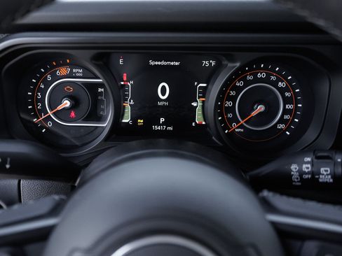 Used 2025 Jeep Wrangler Unlimited Rubicon AWD/4WD image 17