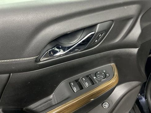 Certified 2021 GMC Acadia SLE w/ Driver Convenience Package FWD image 22