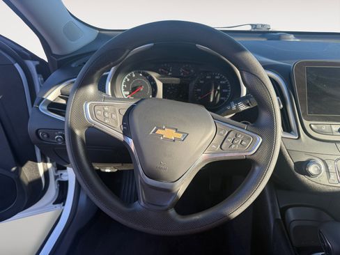 Used 2023 Chevrolet Malibu LS image 12